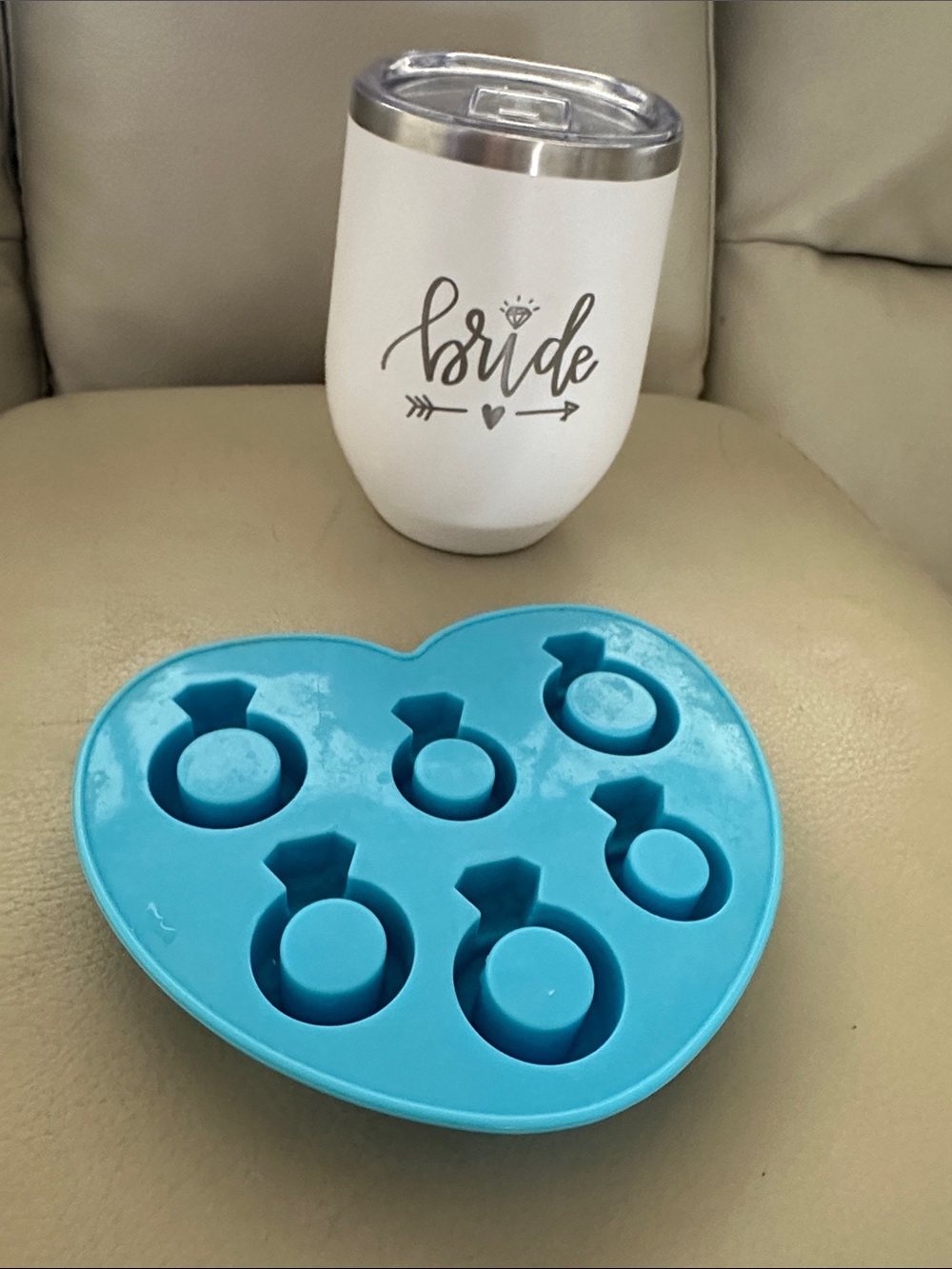 Bride White Stainless Steel Insulated Tumbler w Lid & ring shape ice cube tray